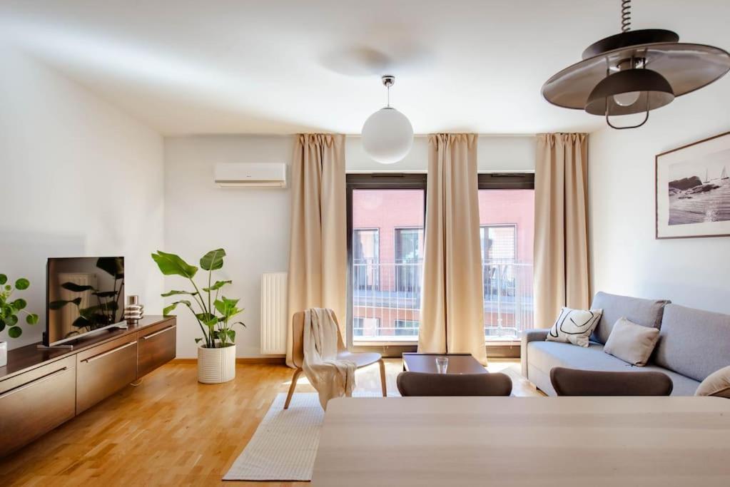 Wygodny Apartament Przy Dworcu クラクフ エクステリア 写真