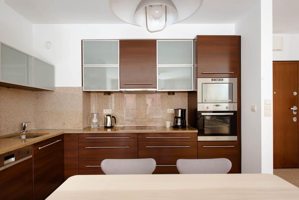 Wygodny Apartament Przy Dworcu クラクフ エクステリア 写真